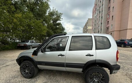 Chevrolet Niva I рестайлинг, 2003 год, 450 000 рублей, 5 фотография