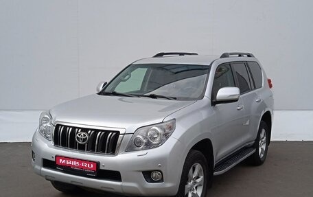 Toyota Land Cruiser Prado 150 рестайлинг 2, 2013 год, 2 830 000 рублей, 1 фотография