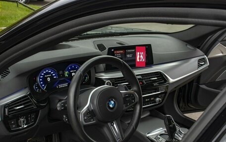BMW 5 серия, 2018 год, 3 898 000 рублей, 9 фотография
