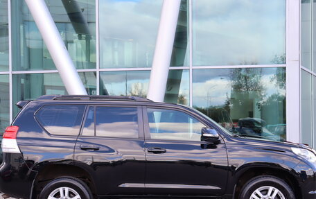 Toyota Land Cruiser Prado 150 рестайлинг 2, 2011 год, 2 530 000 рублей, 6 фотография