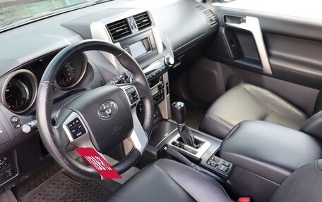 Toyota Land Cruiser Prado 150 рестайлинг 2, 2011 год, 2 530 000 рублей, 10 фотография