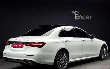 Mercedes-Benz E-Класс, 2021 год, 4 100 000 рублей, 3 фотография