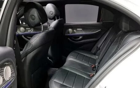 Mercedes-Benz E-Класс, 2021 год, 4 100 000 рублей, 20 фотография