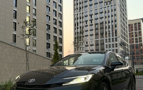Toyota Camry, 2025 год, 3 940 000 рублей, 2 фотография
