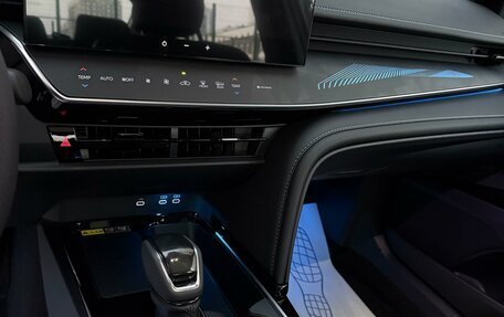 Toyota Camry, 2025 год, 3 940 000 рублей, 15 фотография
