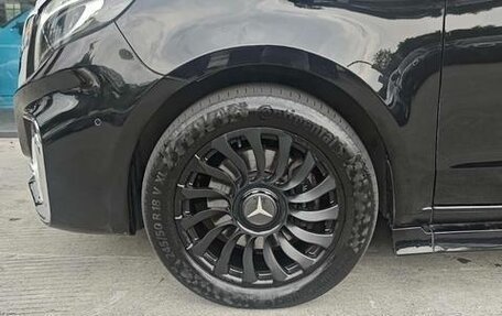 Mercedes-Benz V-Класс, 2021 год, 6 130 000 рублей, 10 фотография