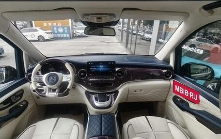 Mercedes-Benz V-Класс, 2021 год, 6 130 000 рублей, 7 фотография