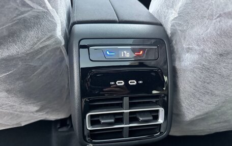 Volkswagen Tiguan, 2025 год, 4 300 000 рублей, 18 фотография