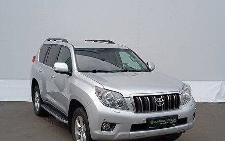 Toyota Land Cruiser Prado 150 рестайлинг 2, 2013 год, 2 830 000 рублей, 3 фотография