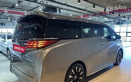Toyota Alphard, 2023 год, 7 550 000 рублей, 4 фотография
