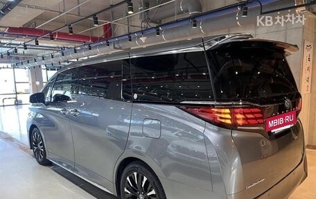 Toyota Alphard, 2023 год, 7 550 000 рублей, 6 фотография
