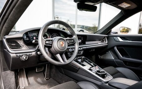 Porsche 911, 2022 год, 18 250 000 рублей, 10 фотография