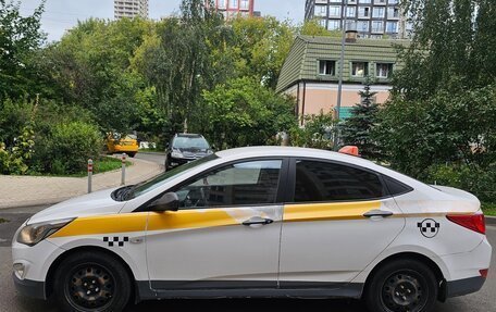 Hyundai Solaris II рестайлинг, 2016 год, 585 000 рублей, 3 фотография