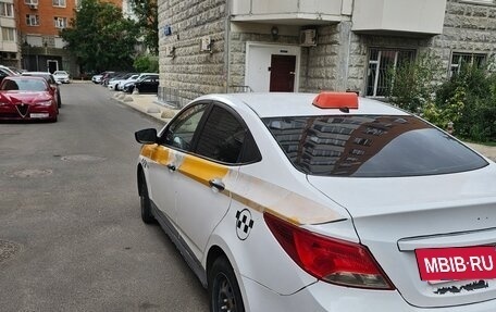 Hyundai Solaris II рестайлинг, 2016 год, 585 000 рублей, 5 фотография