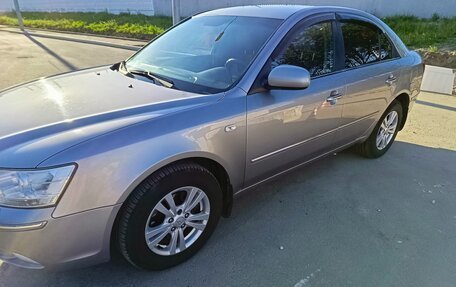 Hyundai Sonata VI, 2010 год, 750 000 рублей, 3 фотография