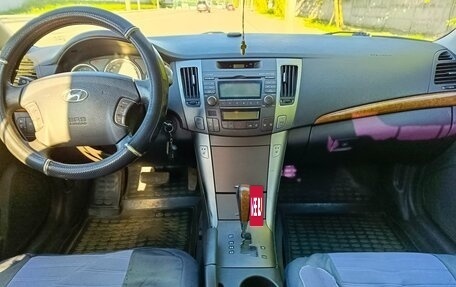 Hyundai Sonata VI, 2010 год, 750 000 рублей, 10 фотография