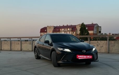 Toyota Camry, 2023 год, 3 500 000 рублей, 5 фотография