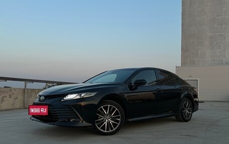 Toyota Camry, 2023 год, 3 500 000 рублей, 2 фотография