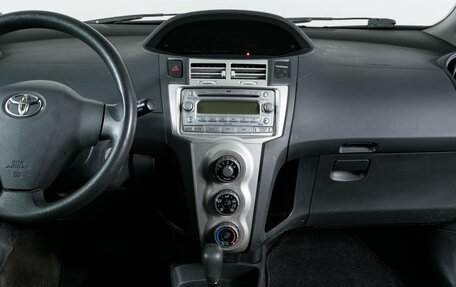 Toyota Yaris III рестайлинг, 2007 год, 640 000 рублей, 11 фотография