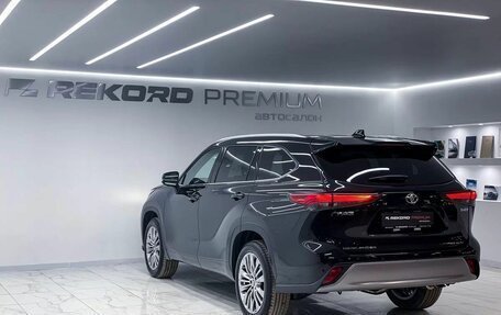 Toyota Highlander, 2025 год, 5 300 000 рублей, 30 фотография