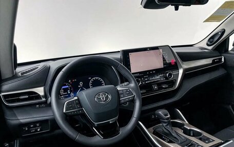Toyota Highlander, 2025 год, 5 300 000 рублей, 32 фотография