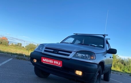 Chevrolet Niva I рестайлинг, 2003 год, 295 000 рублей, 1 фотография