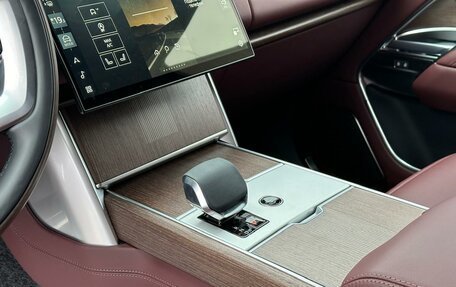 Land Rover Range Rover IV рестайлинг, 2025 год, 30 700 000 рублей, 10 фотография