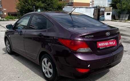 Hyundai Solaris II рестайлинг, 2012 год, 580 000 рублей, 4 фотография