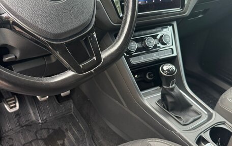 Volkswagen Touran III, 2018 год, 1 579 000 рублей, 10 фотография