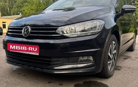Volkswagen Touran III, 2018 год, 1 579 000 рублей, 2 фотография