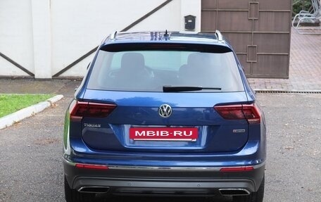 Volkswagen Tiguan II, 2018 год, 2 500 000 рублей, 5 фотография