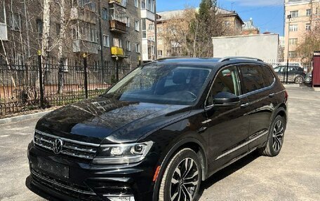Volkswagen Tiguan II, 2021 год, 2 640 000 рублей, 3 фотография