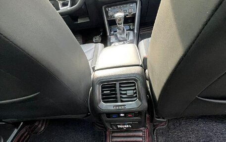 Volkswagen Tiguan II, 2021 год, 2 640 000 рублей, 10 фотография