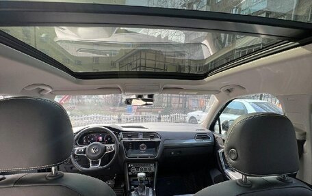 Volkswagen Tiguan II, 2021 год, 2 640 000 рублей, 17 фотография