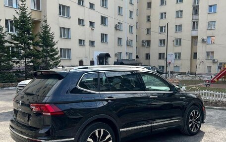 Volkswagen Tiguan II, 2021 год, 2 640 000 рублей, 30 фотография