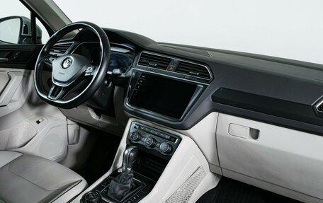 Volkswagen Tiguan II, 2018 год, 2 810 000 рублей, 11 фотография