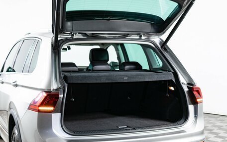 Volkswagen Tiguan II, 2018 год, 2 810 000 рублей, 9 фотография