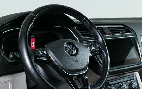 Volkswagen Tiguan II, 2018 год, 2 810 000 рублей, 16 фотография