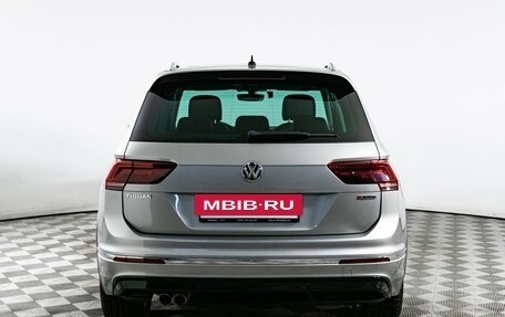 Volkswagen Tiguan II, 2018 год, 2 810 000 рублей, 6 фотография
