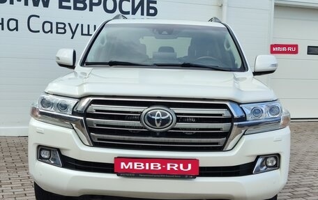 Toyota Land Cruiser 200, 2017 год, 5 690 000 рублей, 3 фотография