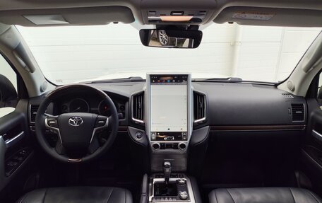 Toyota Land Cruiser 200, 2017 год, 5 690 000 рублей, 11 фотография