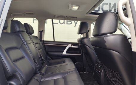 Toyota Land Cruiser 200, 2017 год, 5 690 000 рублей, 14 фотография