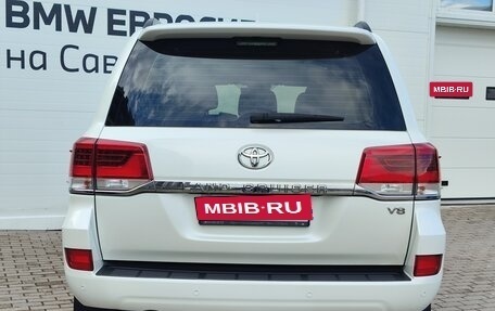 Toyota Land Cruiser 200, 2017 год, 5 690 000 рублей, 4 фотография
