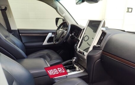 Toyota Land Cruiser 200, 2017 год, 5 690 000 рублей, 15 фотография
