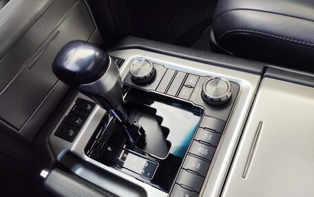 Toyota Land Cruiser 200, 2017 год, 5 690 000 рублей, 29 фотография