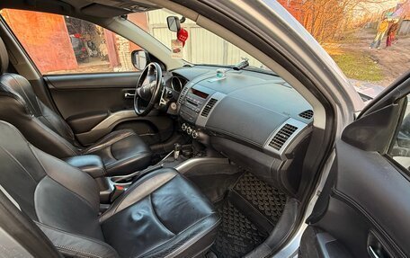 Mitsubishi Outlander III рестайлинг 3, 2010 год, 1 249 000 рублей, 9 фотография