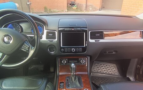 Volkswagen Touareg III, 2010 год, 1 600 000 рублей, 7 фотография