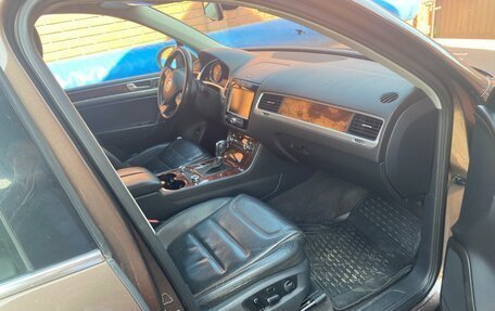 Volkswagen Touareg III, 2010 год, 1 600 000 рублей, 6 фотография
