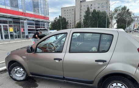 Renault Sandero I, 2012 год, 400 000 рублей, 3 фотография