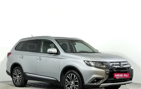 Mitsubishi Outlander III рестайлинг 3, 2015 год, 1 797 000 рублей, 3 фотография
